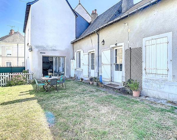 Grande maison de caractère proche des commodités à découvrir dans Les Hauts d'Anjou !