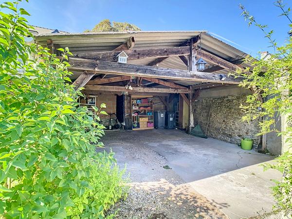 Grande maison de caractère proche des commodités à découvrir dans Les Hauts d'Anjou !
