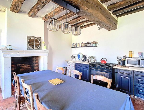 Grande maison de caractère proche des commodités à découvrir dans Les Hauts d'Anjou !