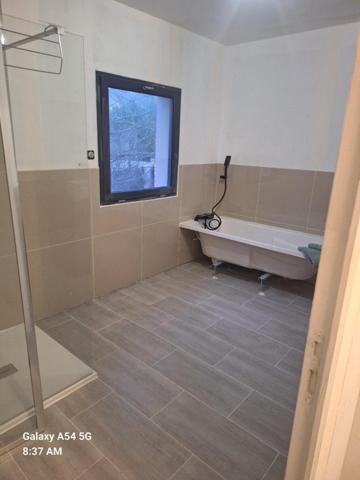 Maison 157 M2 sur parcelle 908M2 au calme