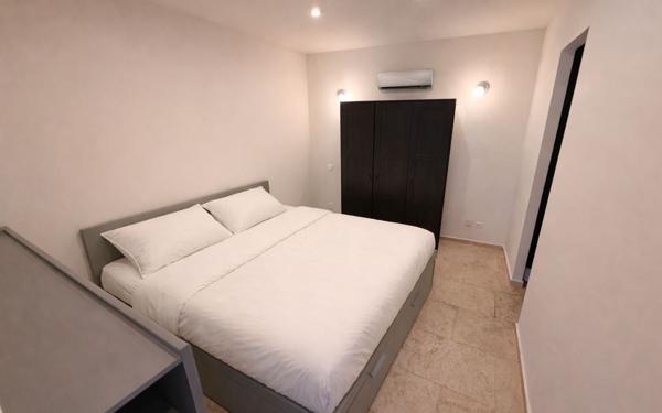 Immeuble à vendre    8 pièces • 170 m2 Beaucaire