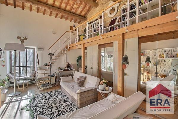 Maison de Prestige à Vendre à Carpentras - 11 pièces - 5 chambres