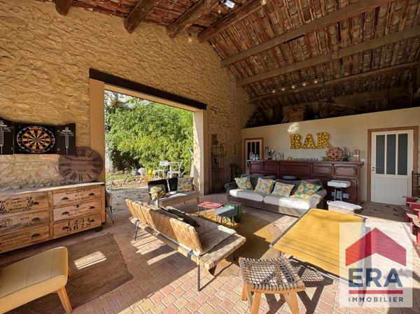 Maison de Prestige à Vendre à Carpentras - 11 pièces - 5 chambres