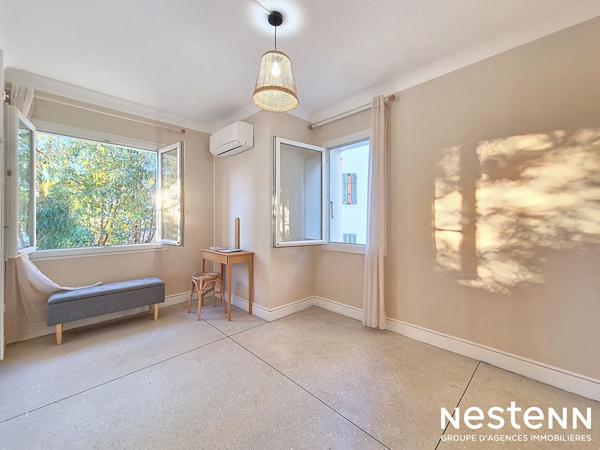 Villa de caractère à Cavalaire-sur-Mer 6 pièce(s) 119 m² proche des plages et des commerces