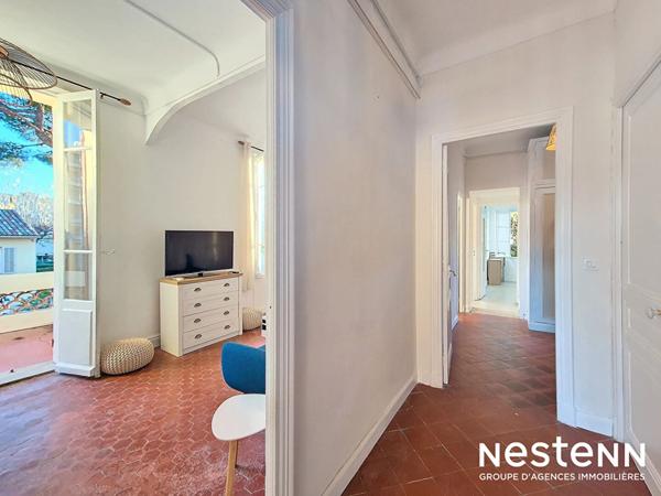 Villa de caractère à Cavalaire-sur-Mer 6 pièce(s) 119 m² proche des plages et des commerces