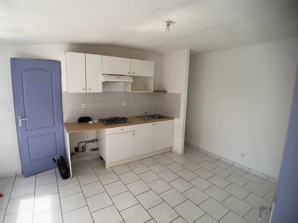 À Vendre : Ensemble de 2 Appartements Proche Centre de Rochefort