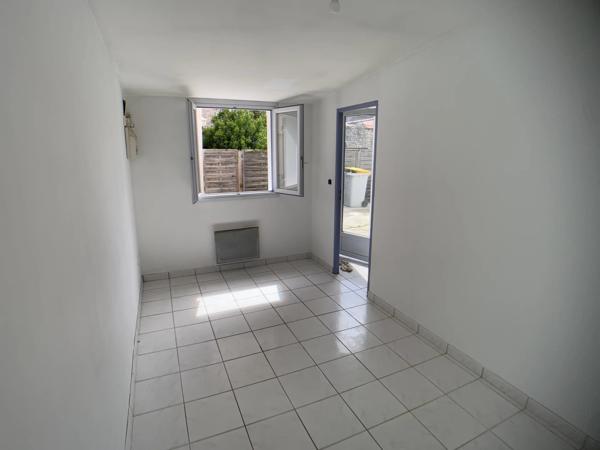 À Vendre : Ensemble de 2 Appartements Proche Centre de Rochefort