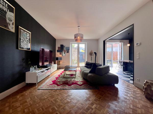 Maison Bourgeoise Rénové avec Potentiel - 3 Chambres ( 4 possible ) avec Garage - Sacré Coeur