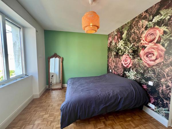 Maison Bourgeoise Rénové avec Potentiel - 3 Chambres ( 4 possible ) avec Garage - Sacré Coeur