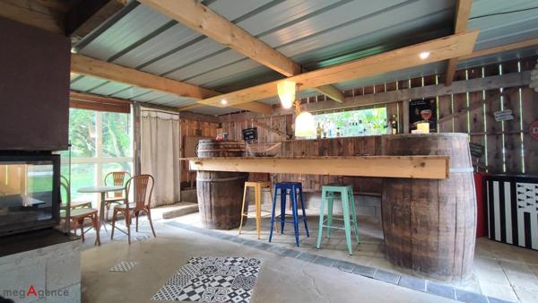 Maison à PLOERMEL, 56800 - 17 pièces 340m²