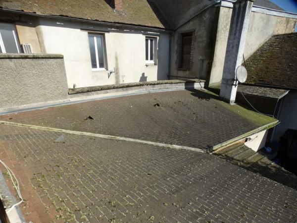 Immeuble à vendre à Château-Renard dans le Loiret (45220), ref : 065/1189