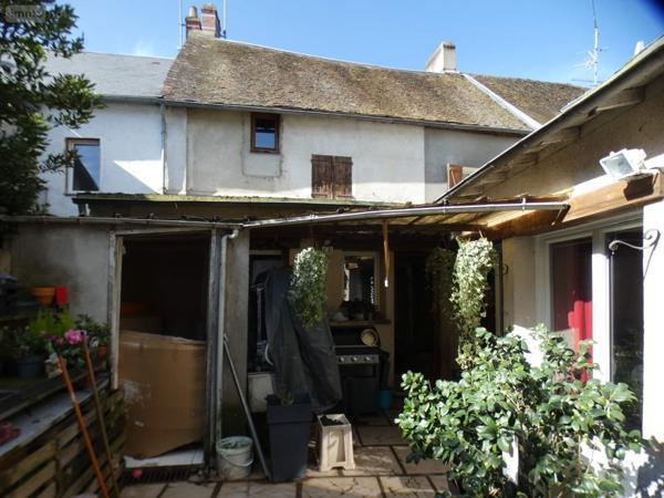 Immeuble à vendre à Château-Renard dans le Loiret (45220), ref : 065/1189