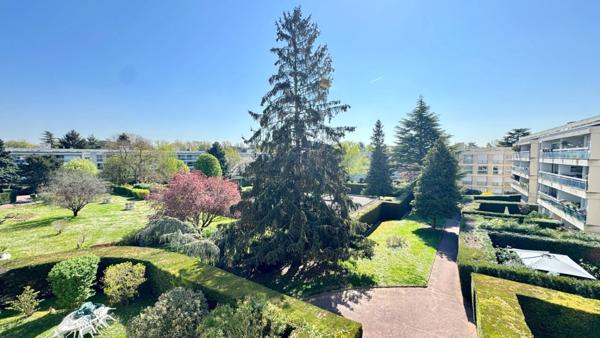 Appartement à vendre 6 pièces BAILLY (78) avec terrasse de 20 m2