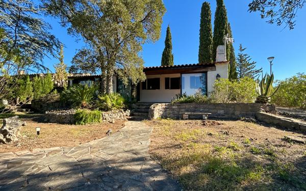 Maison à vendre    3 pièces • 76 m2 Fréjus