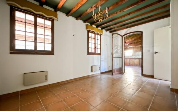 Maison à vendre    3 pièces • 76 m2 Fréjus
