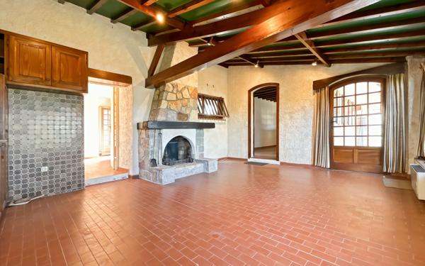 Maison à vendre    3 pièces • 76 m2 Fréjus