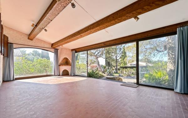 Maison à vendre    3 pièces • 76 m2 Fréjus