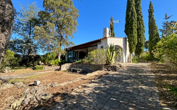 Maison à vendre    3 pièces • 76 m2 Fréjus