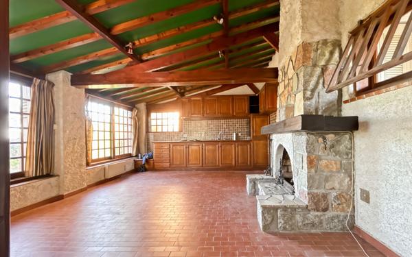 Maison à vendre    3 pièces • 76 m2 Fréjus