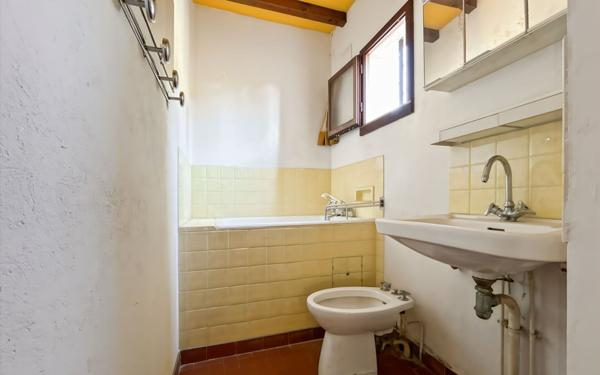 Maison à vendre    3 pièces • 76 m2 Fréjus