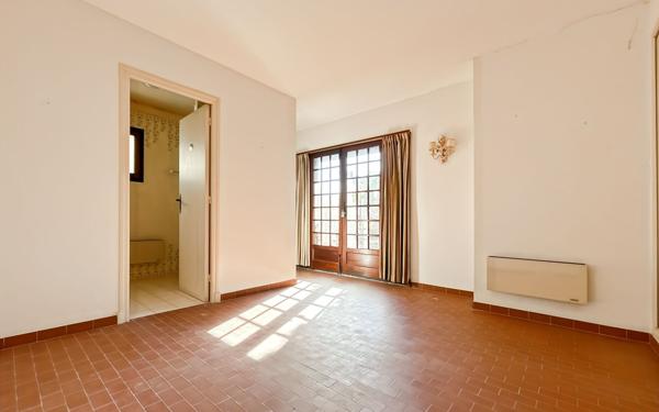 Maison à vendre    3 pièces • 76 m2 Fréjus