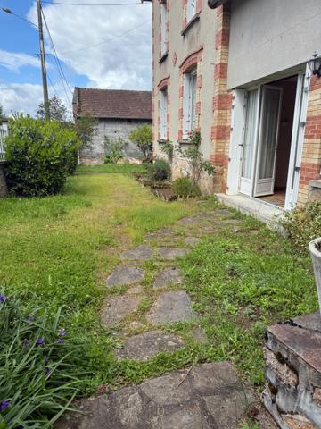 EN EXCLUSIVITE Maison 184m², 4 chambres avec dépendances sur 4396m² de terrain 158 000 €