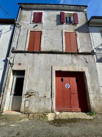 Immeuble de rapport – 2 appartements + 3 garages