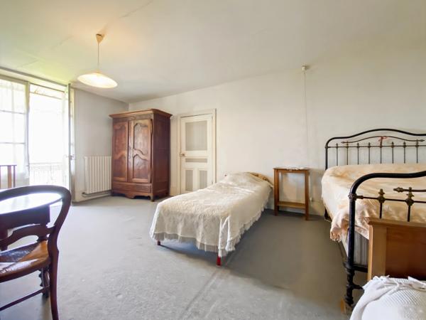 Maison de caractère Uchizy – 200 m² habitables – Terrain de 6 565 m²