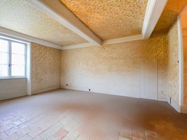 Maison de caractère Uchizy – 200 m² habitables – Terrain de 6 565 m²
