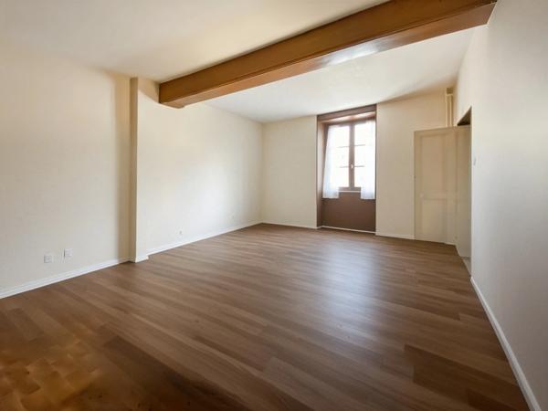 Maison de caractère Uchizy – 200 m² habitables – Terrain de 6 565 m²