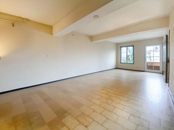 Maison de caractère Uchizy – 200 m² habitables – Terrain de 6 565 m²