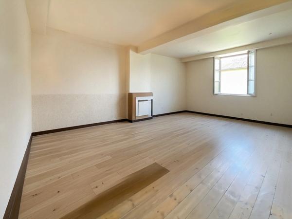 Maison de caractère Uchizy – 200 m² habitables – Terrain de 6 565 m²