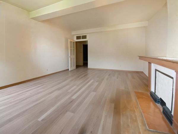 Maison de caractère Uchizy – 200 m² habitables – Terrain de 6 565 m²