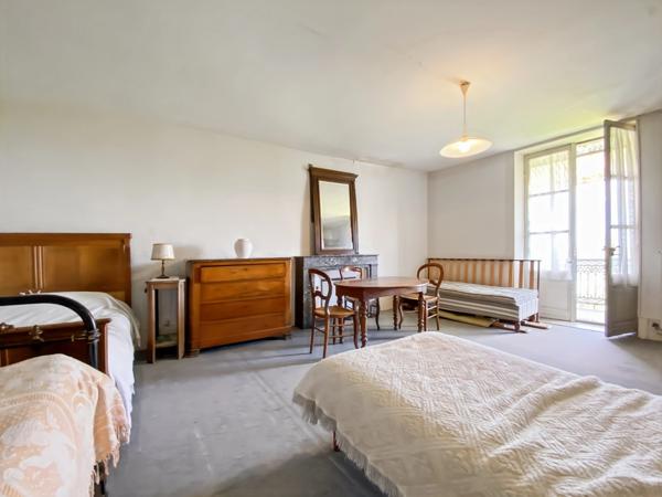 Maison de caractère Uchizy – 200 m² habitables – Terrain de 6 565 m²