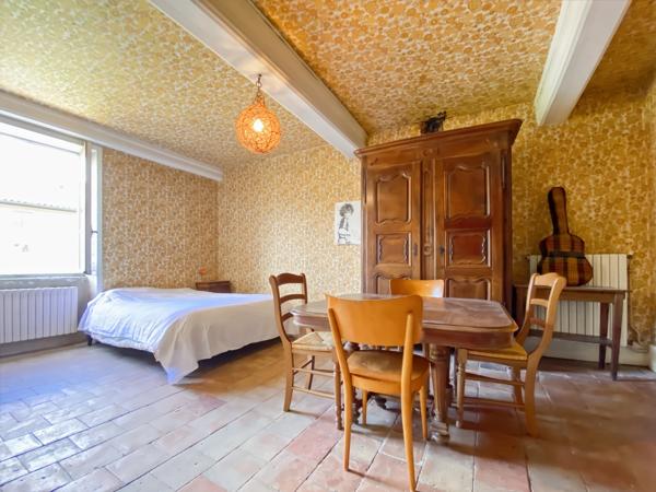 Maison de caractère Uchizy – 200 m² habitables – Terrain de 6 565 m²