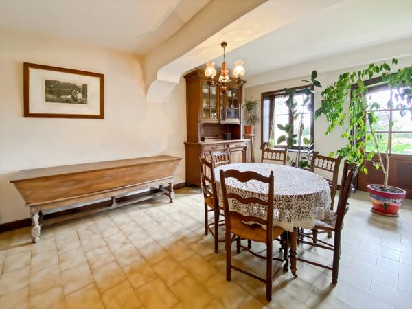 Maison de caractère Uchizy – 200 m² habitables – Terrain de 6 565 m²