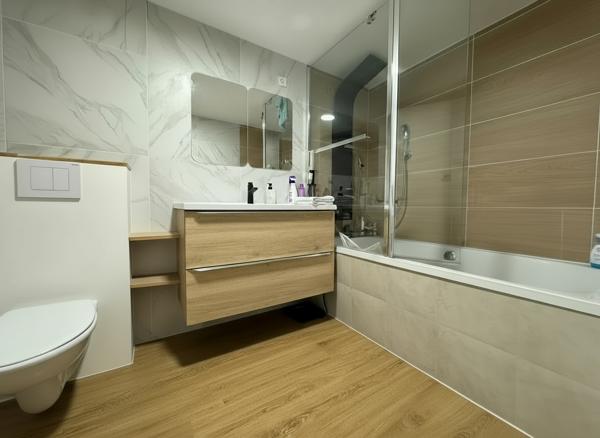 Maison de ville rénovée + dépendance et grenier