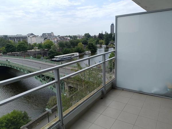 Location                                                      Appartement
                        
                     2 pièces                      49 m2                     à Nantes