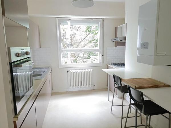 Location                                                      Appartement
                        
                     2 pièces                      49 m2                     à Nantes