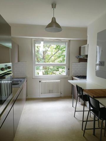 Location                                                      Appartement
                        
                     2 pièces                      49 m2                     à Nantes