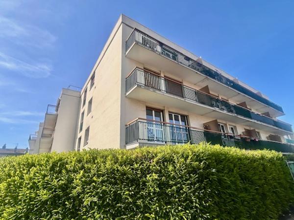 Appartement Le Bourget 3 pièce(s) 59.39 m2 CARREZ - 66m2 surface totale