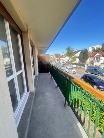 Appartement Le Bourget 3 pièce(s) 59.39 m2 CARREZ - 66m2 surface totale