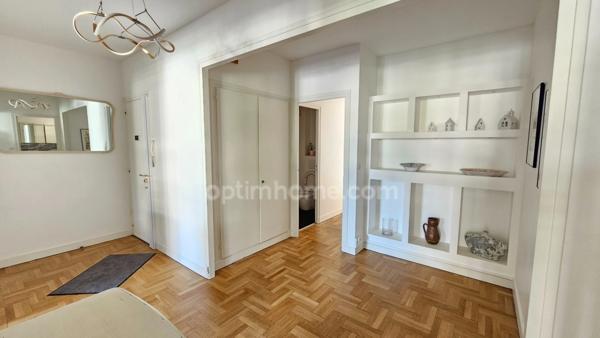 EN EXCLUSIVITE DANS UN SECTEUR PRISE SUPERBE APPARTEMENT DE TYPE 4 AVEC PARKING PRIVE