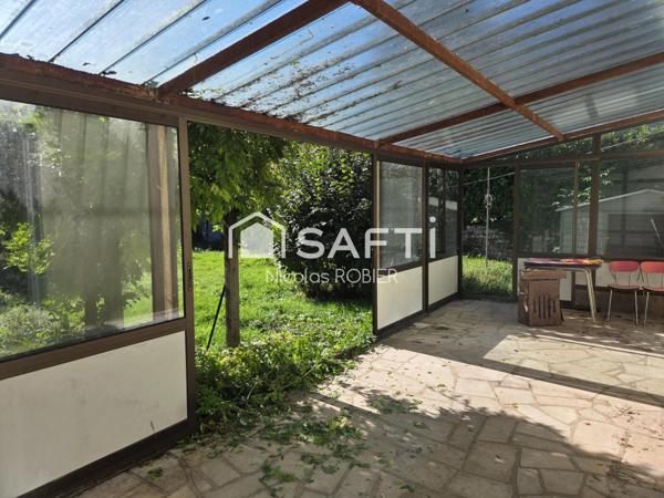Maison sur sous-sol, trois chambres, deux garages aux portes de Niort !