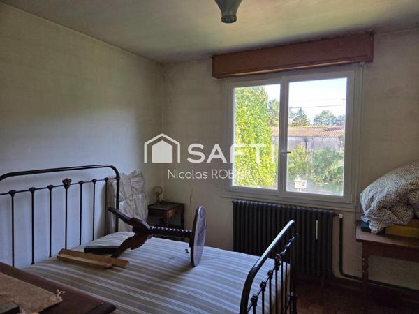 Maison sur sous-sol, trois chambres, deux garages aux portes de Niort !