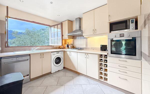 Maison à vendre    5 pièces •  Drap