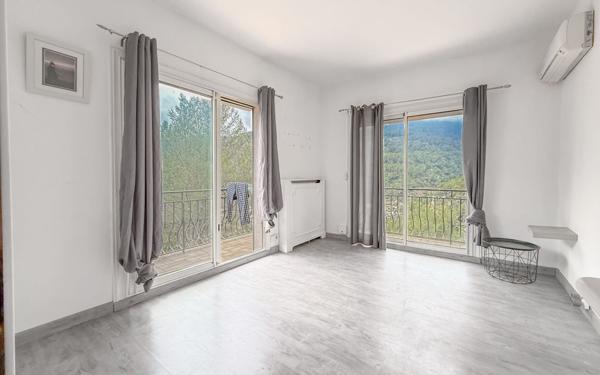 Maison à vendre    5 pièces •  Drap