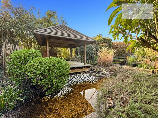 Villa familiale 217 M2 , jardin paysagé  , Au calme, proche commerces et plage