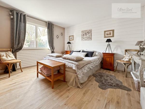 Villa familiale 217 M2 , jardin paysagé  , Au calme, proche commerces et plage