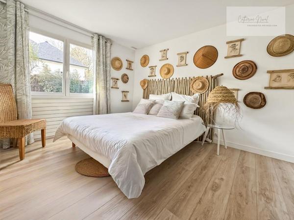 Villa familiale 217 M2 , jardin paysagé  , Au calme, proche commerces et plage